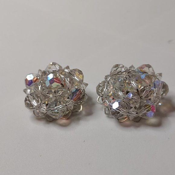 Pretty Vintage Glass Clip On Earrings - Picture 2 of 12